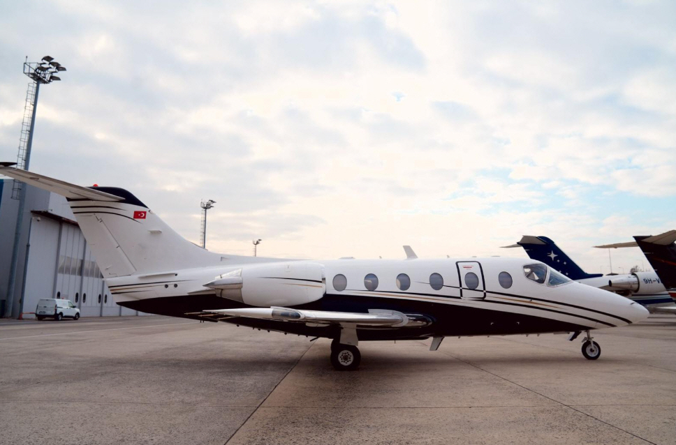 BEECHCRAFT BEECHJET 400A photo 2
