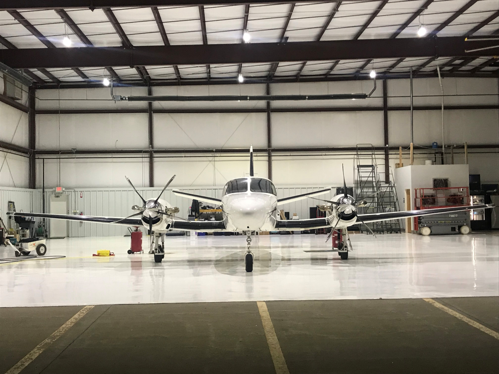 CESSNA 425 CONQUEST I photo 2