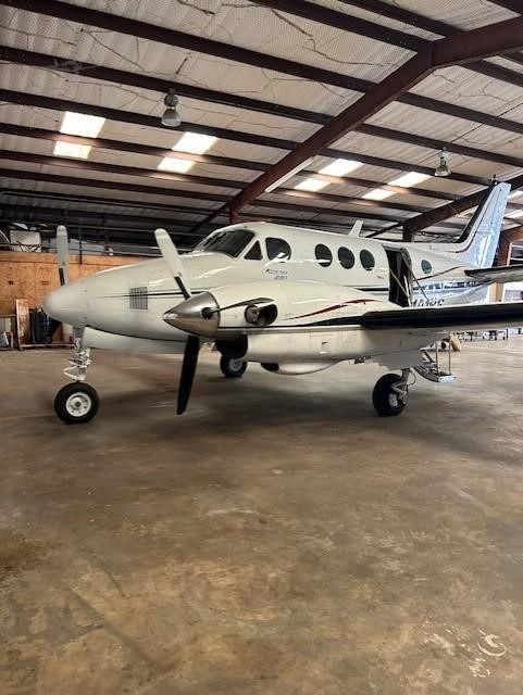 BEECHCRAFT KING AIR B90 photo 2