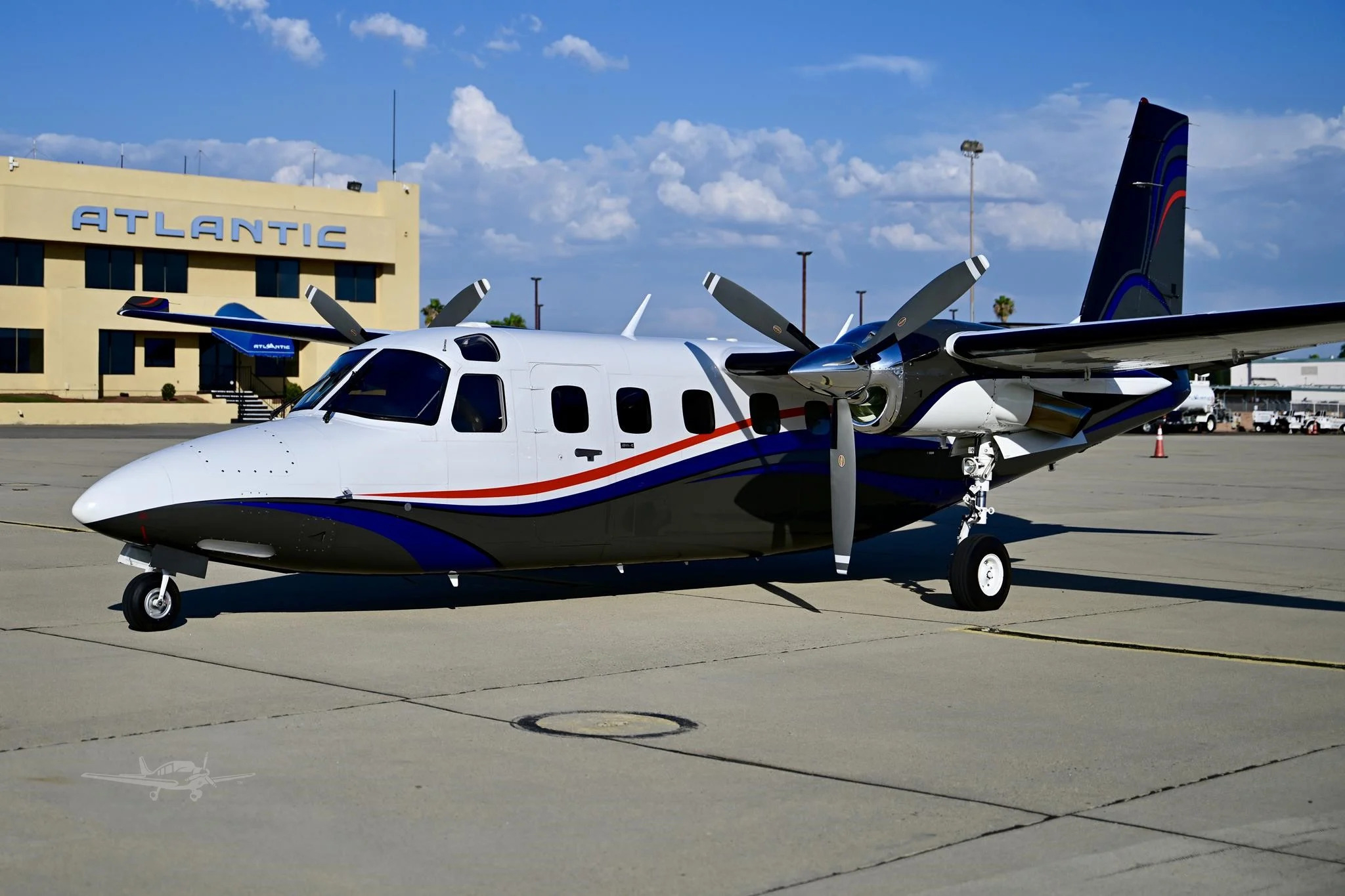 COMMANDER 900 photo 3