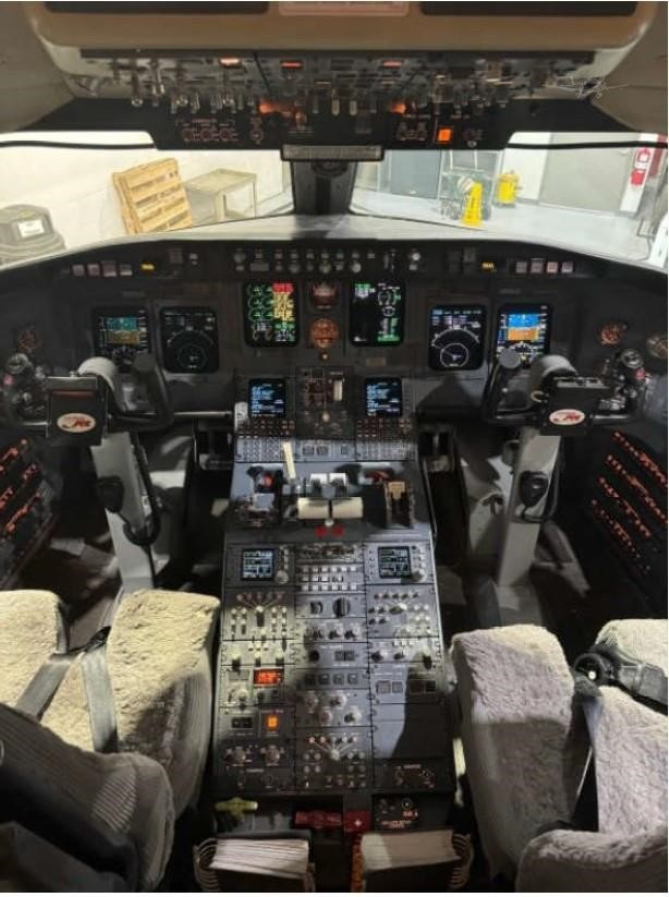 BOMBARDIER CRJ200 photo 2