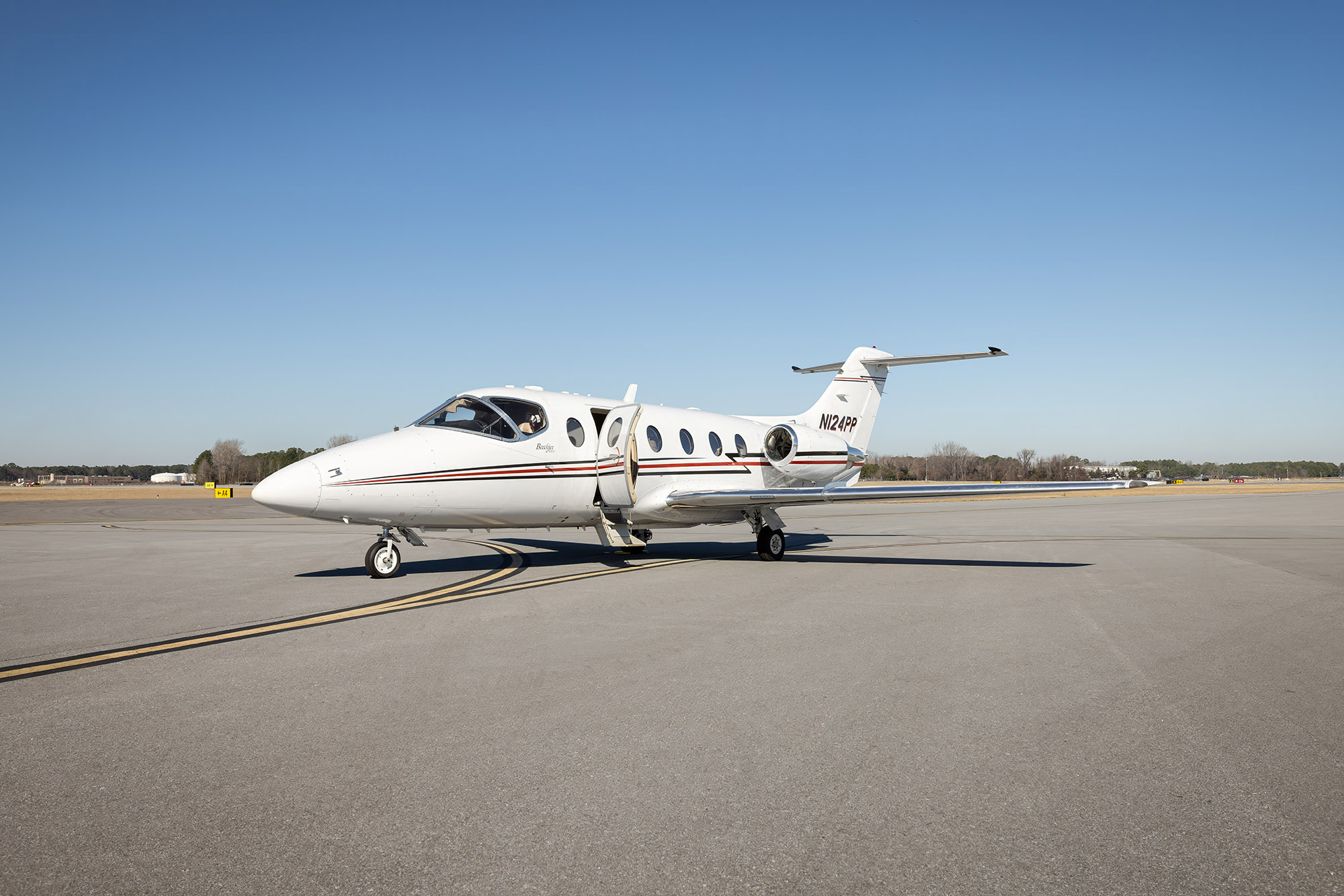 BEECHCRAFT BEECHJET 400A photo 3