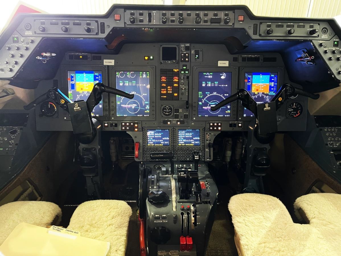 HAWKER 800XP photo 2