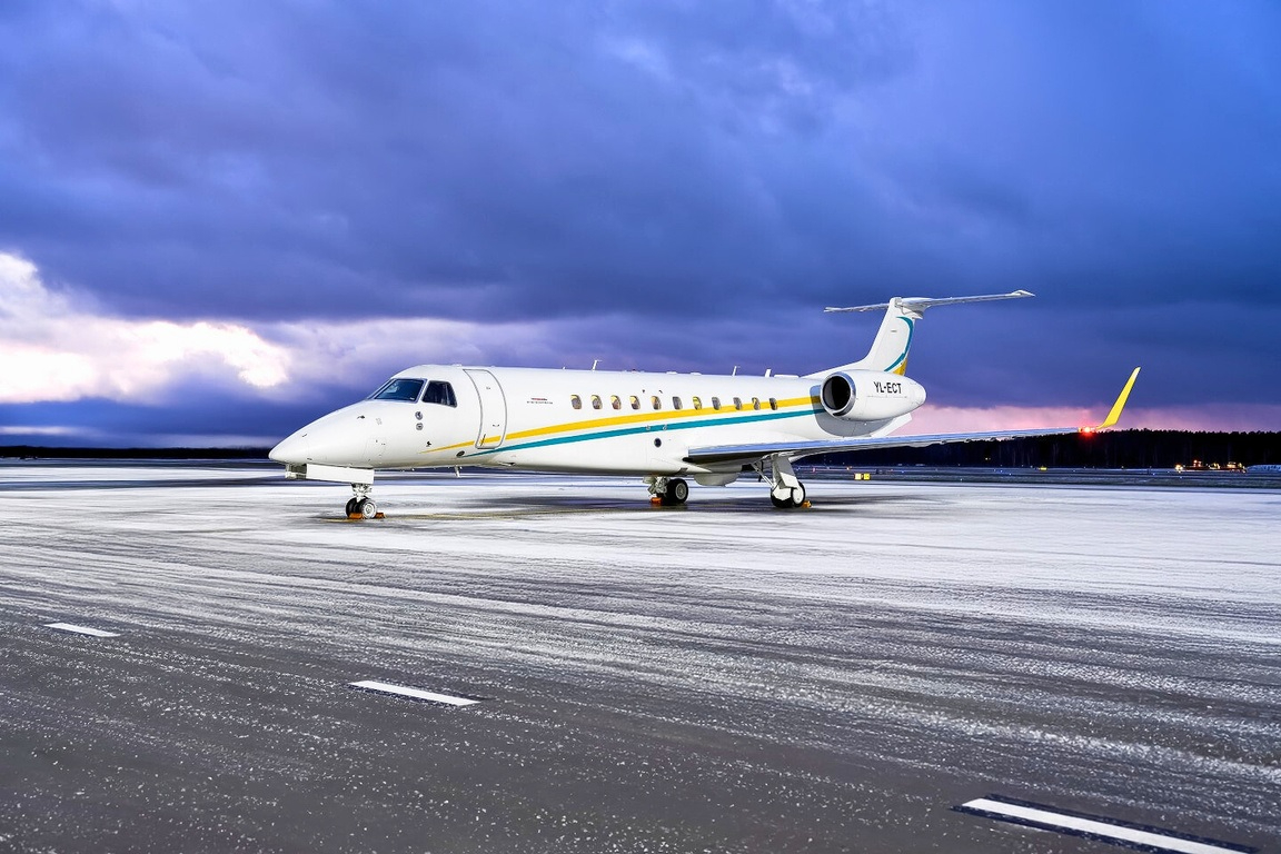 EMBRAER LEGACY 650 photo 2