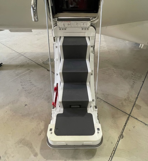 EMBRAER PHENOM 100E photo 3