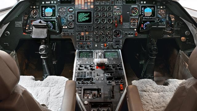 DASSAULT FALCON 900 photo 2