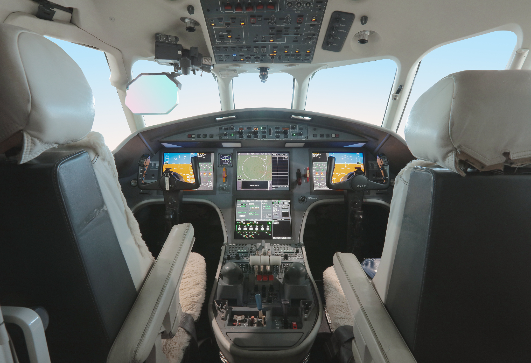 DASSAULT FALCON 900LX photo 2
