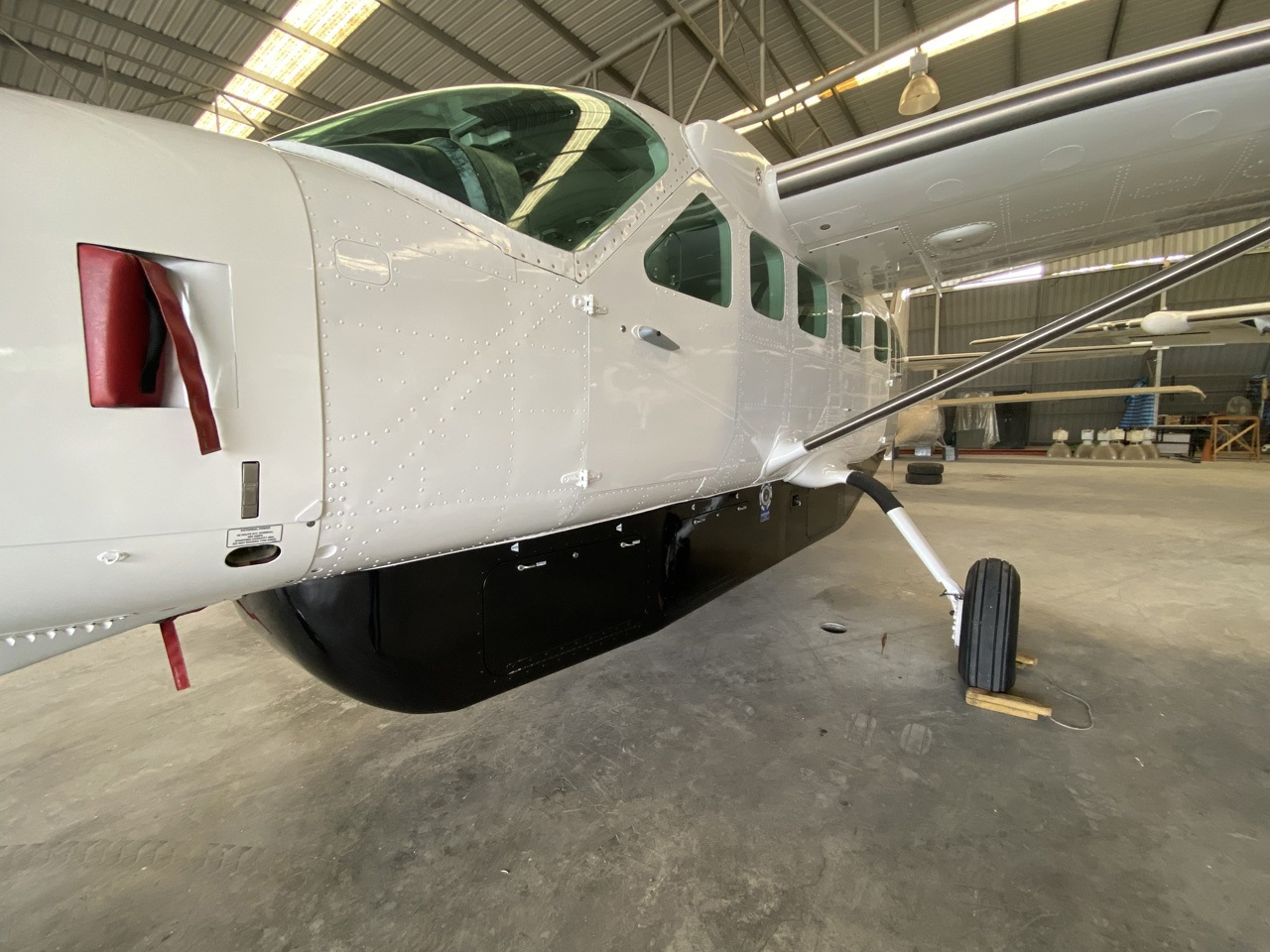 CESSNA 208B GRAND CARAVAN photo 3