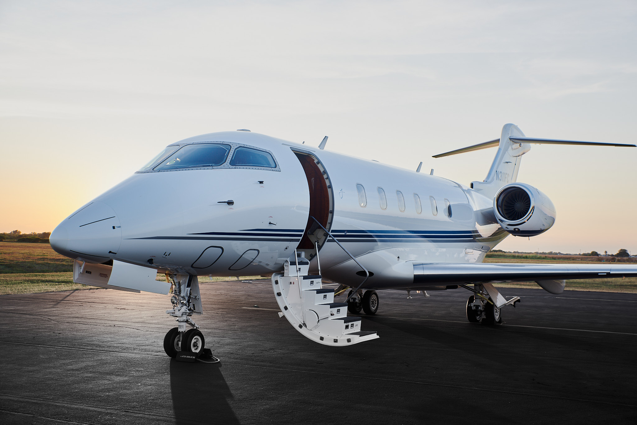 BOMBARDIER CHALLENGER 300 photo 3