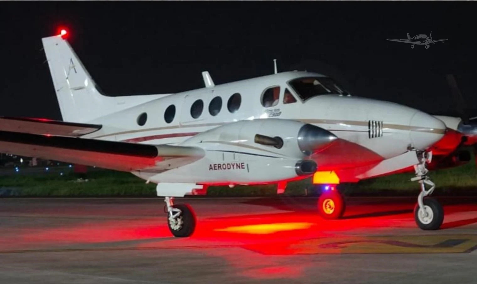 BEECHCRAFT KING AIR C90B photo 3