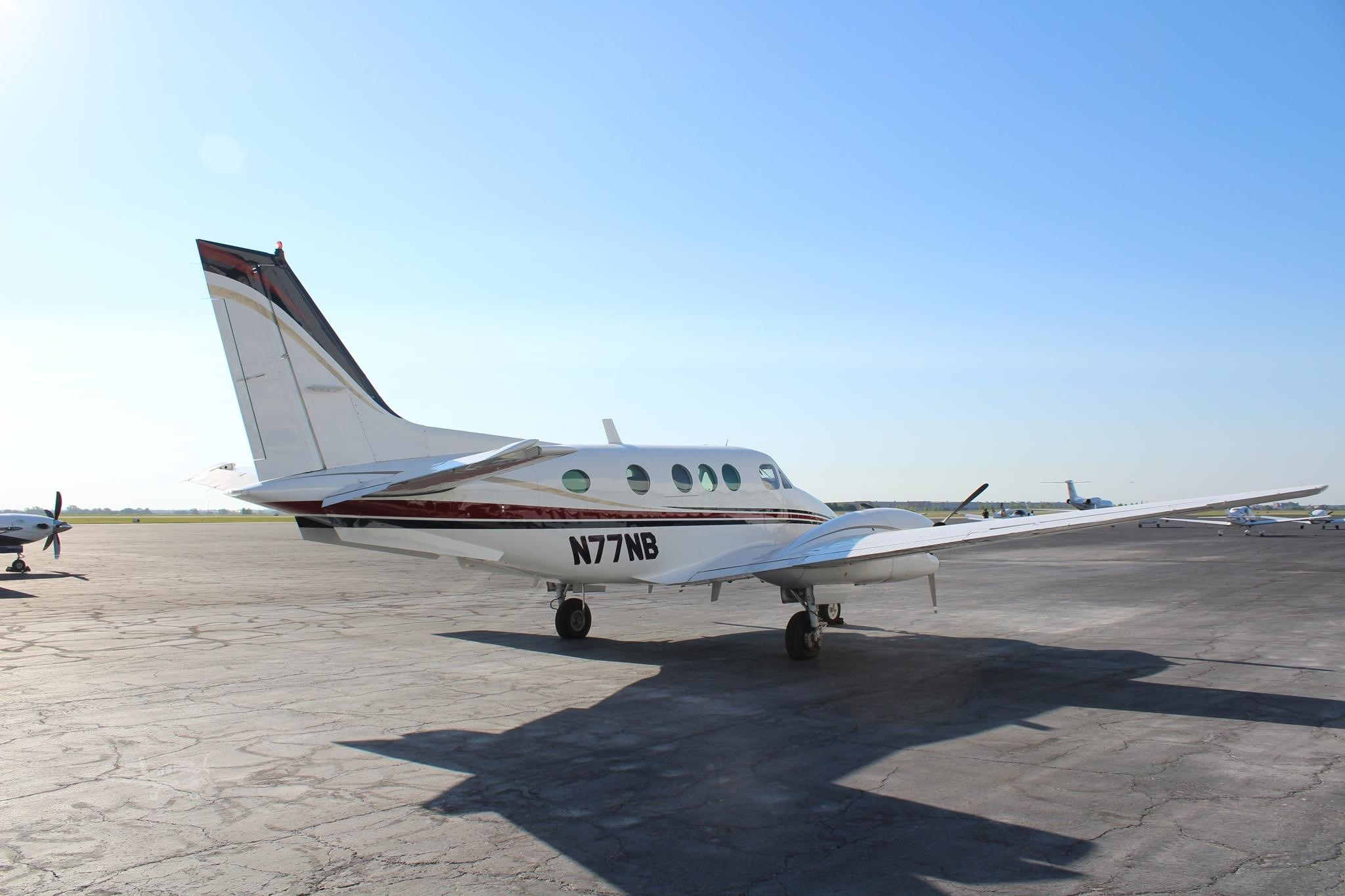BEECHCRAFT KING AIR C90 photo 3