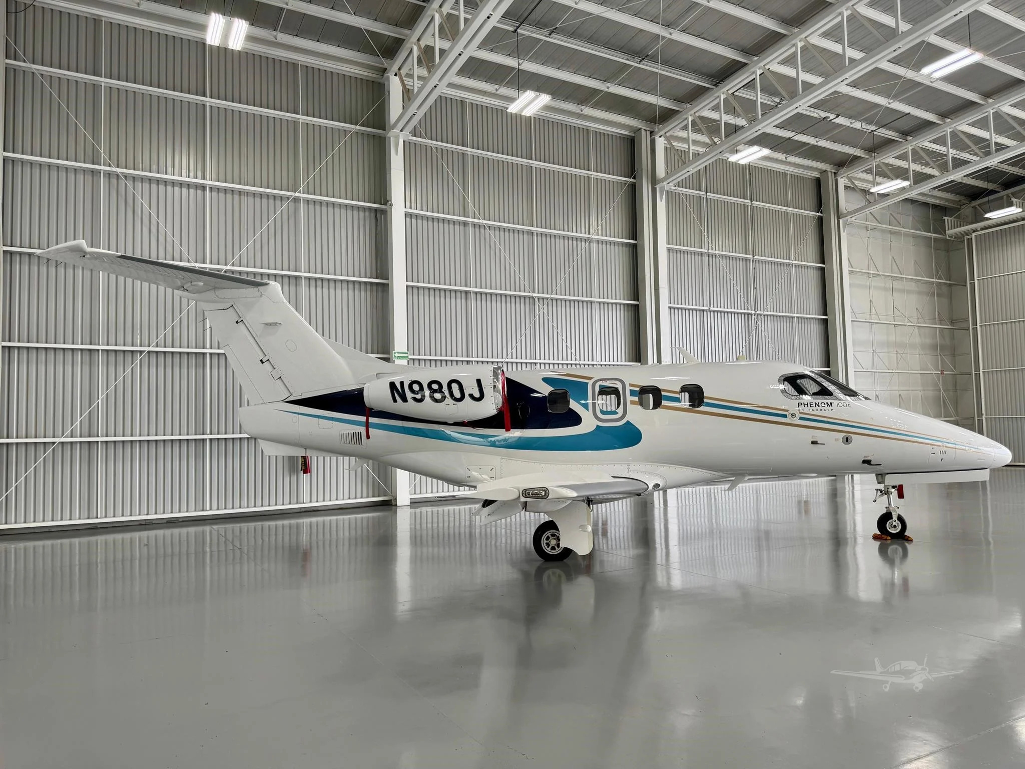 EMBRAER PHENOM 100E photo 2