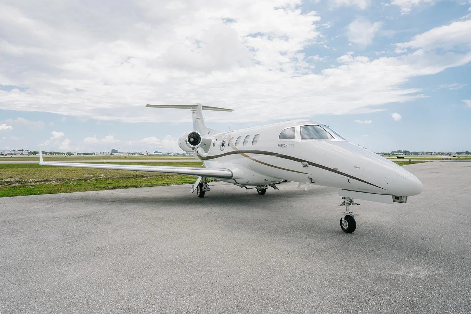 EMBRAER PHENOM 300E