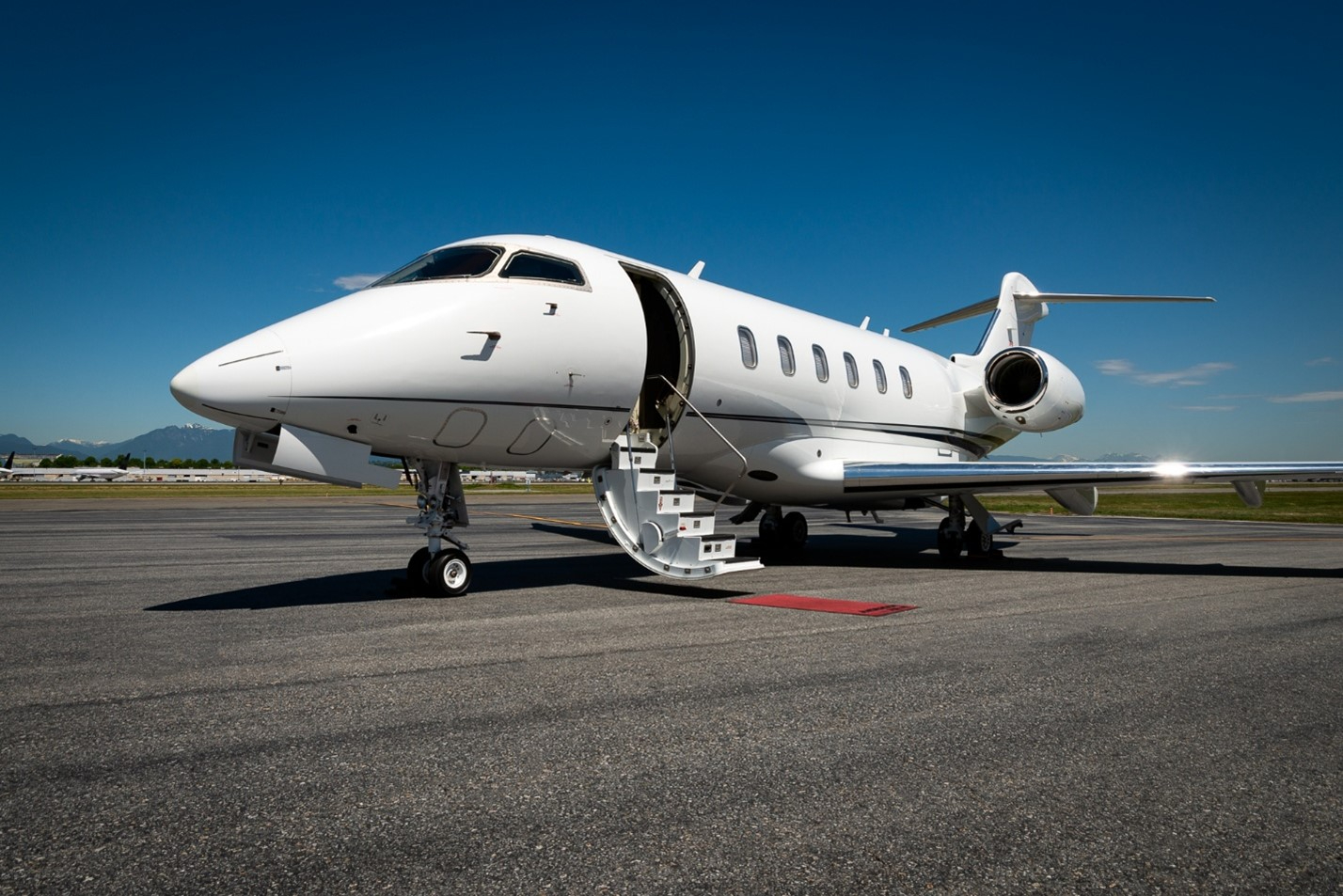 BOMBARDIER CHALLENGER 350 photo 2