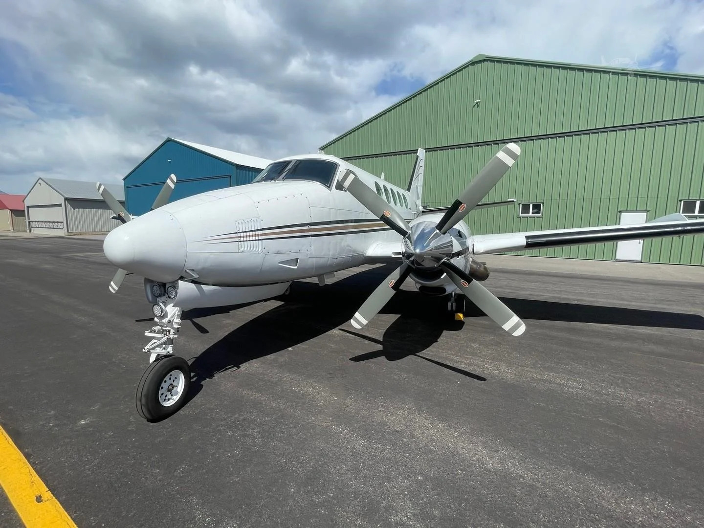 BEECHCRAFT KING AIR B100