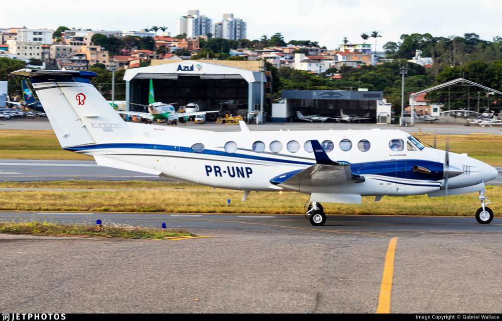 BEECHCRAFT KING AIR 350 photo 2