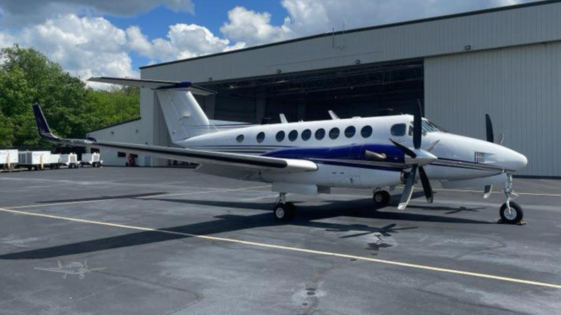 BEECHCRAFT KING AIR 350 photo 2