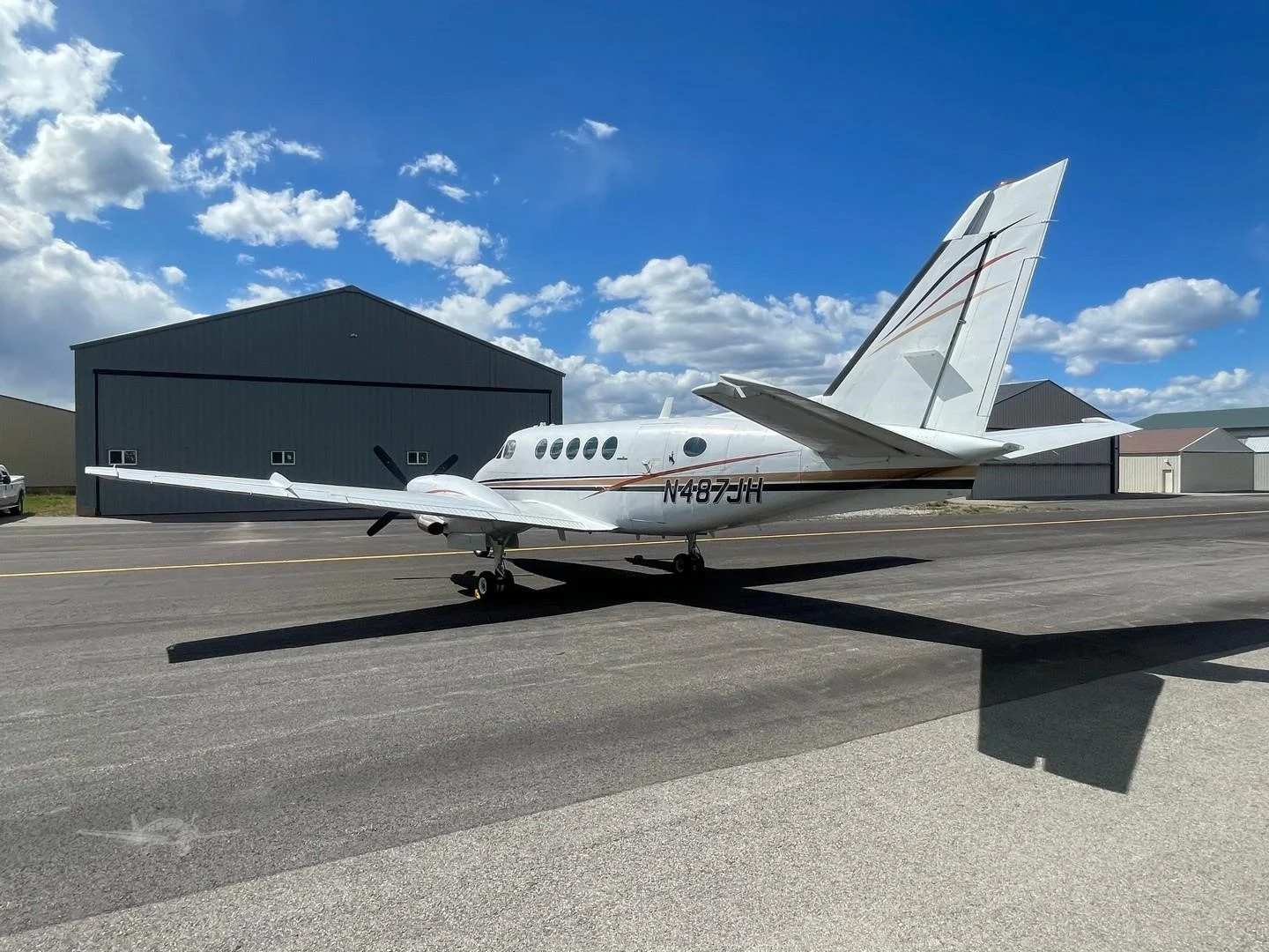 BEECHCRAFT KING AIR B100 photo 3