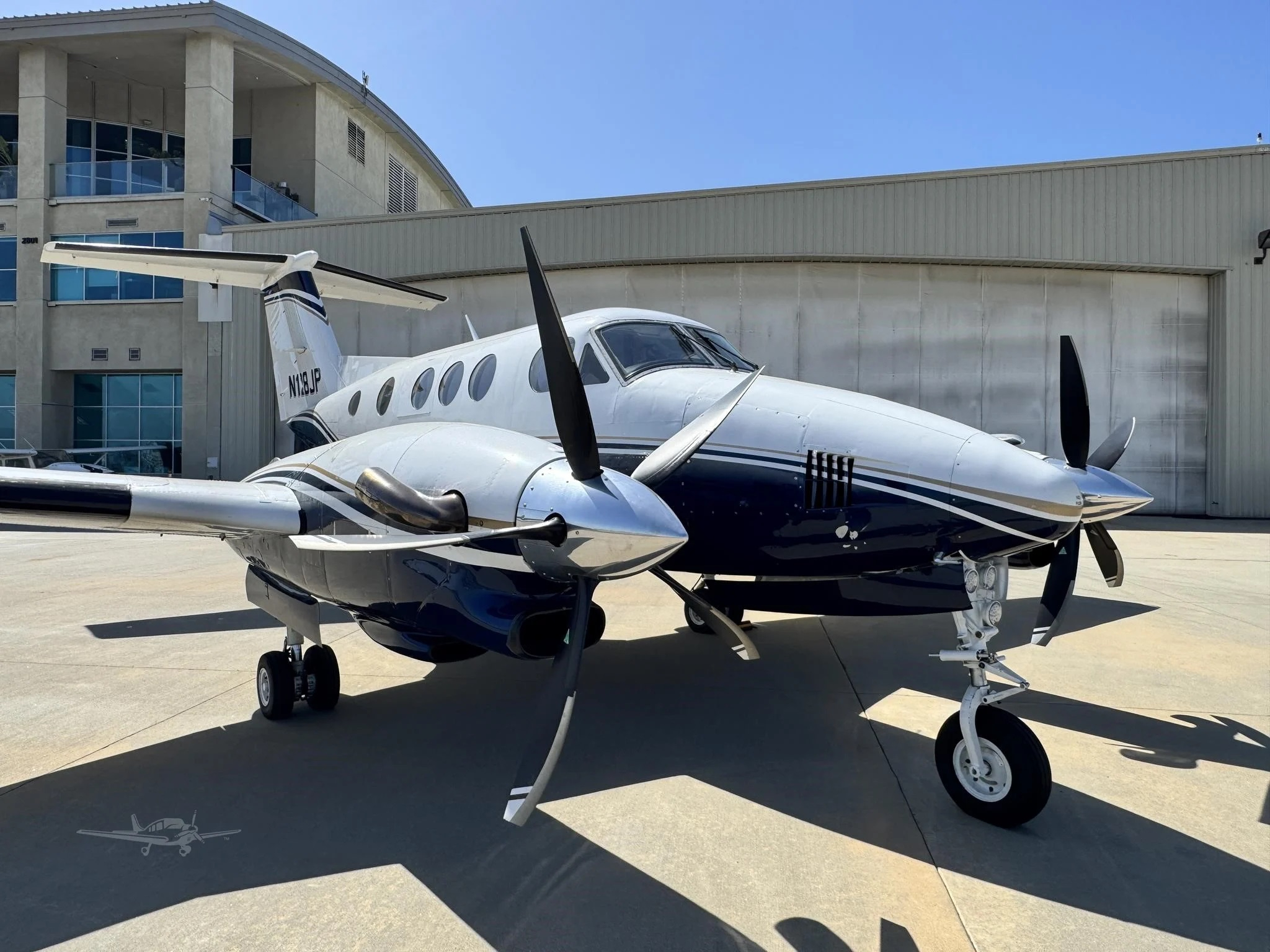 BEECHCRAFT KING AIR F90 photo 2