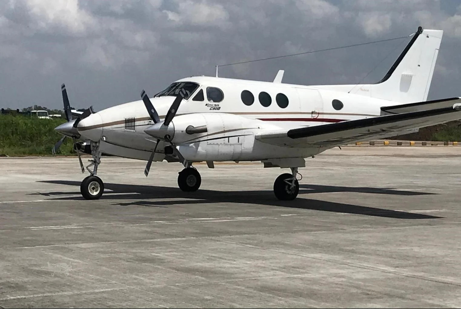 BEECHCRAFT KING AIR C90B