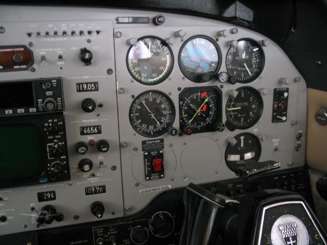 BEECHCRAFT KING AIR C90 photo 3