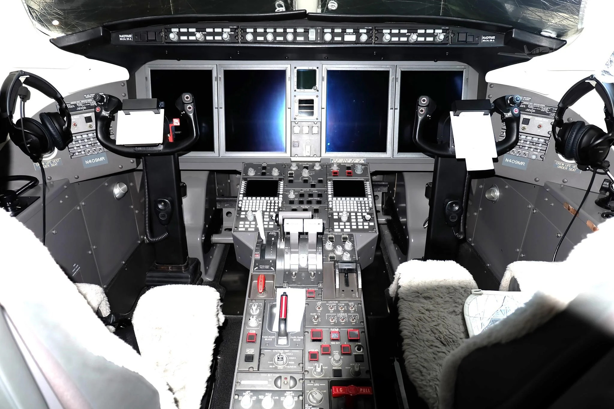 BOMBARDIER CHALLENGER 300 photo 3
