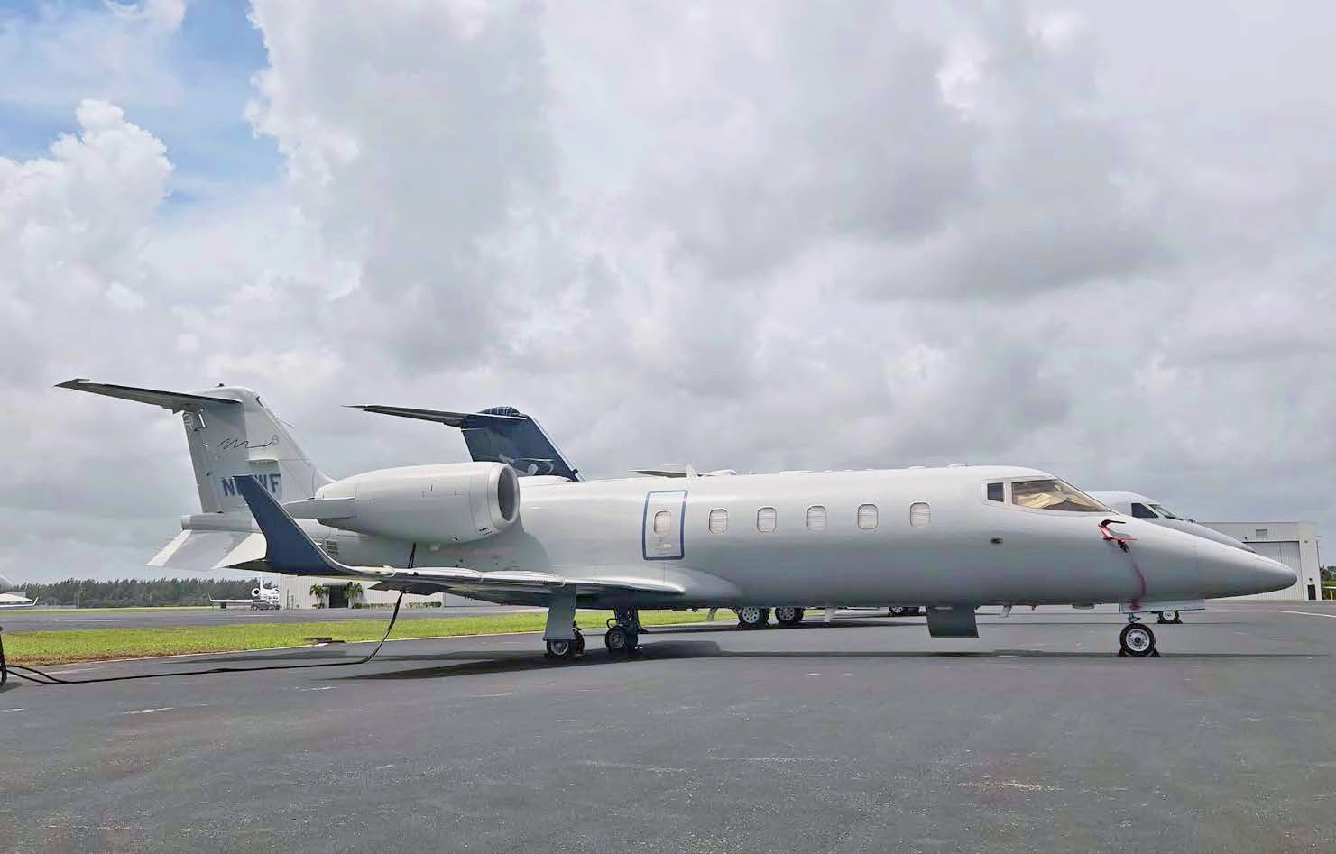 BOMBARDIER LEARJET 60 photo 2