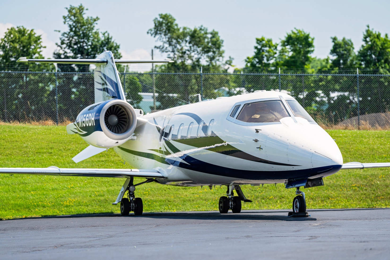 BOMBARDIER LEARJET 60 photo 3
