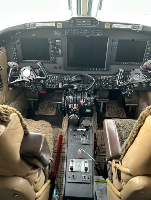 BEECHCRAFT KING AIR 200 photo 2